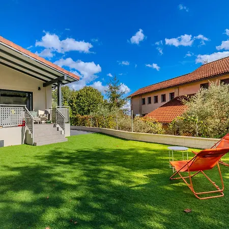 Διαμέρισμα Singulares Maestro24